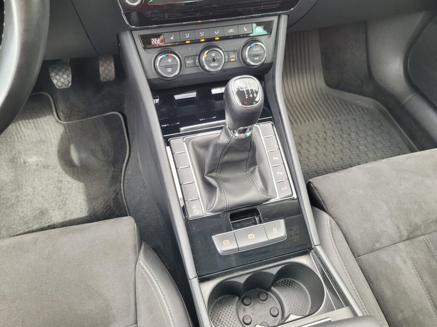 O619V07149_24.webp_SUPERB Style 2.0 TDI 110 kW manuál