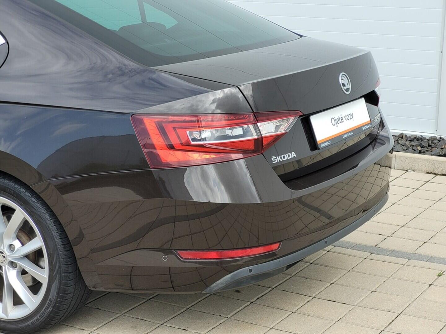 O619V07149_36.webp_SUPERB Style 2.0 TDI 110 kW manuál