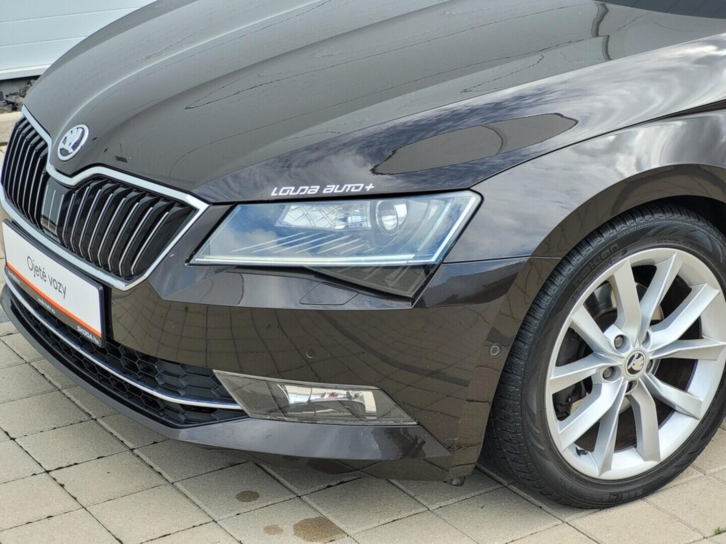 O619V07149_38.webp_SUPERB Style 2.0 TDI 110 kW manuál