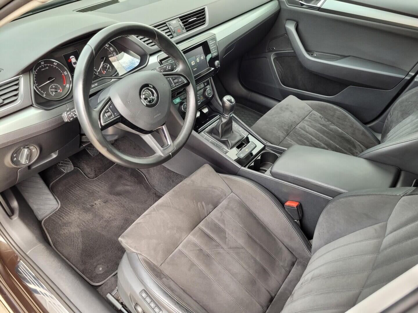 O619V07149_40.webp_SUPERB Style 2.0 TDI 110 kW manuál