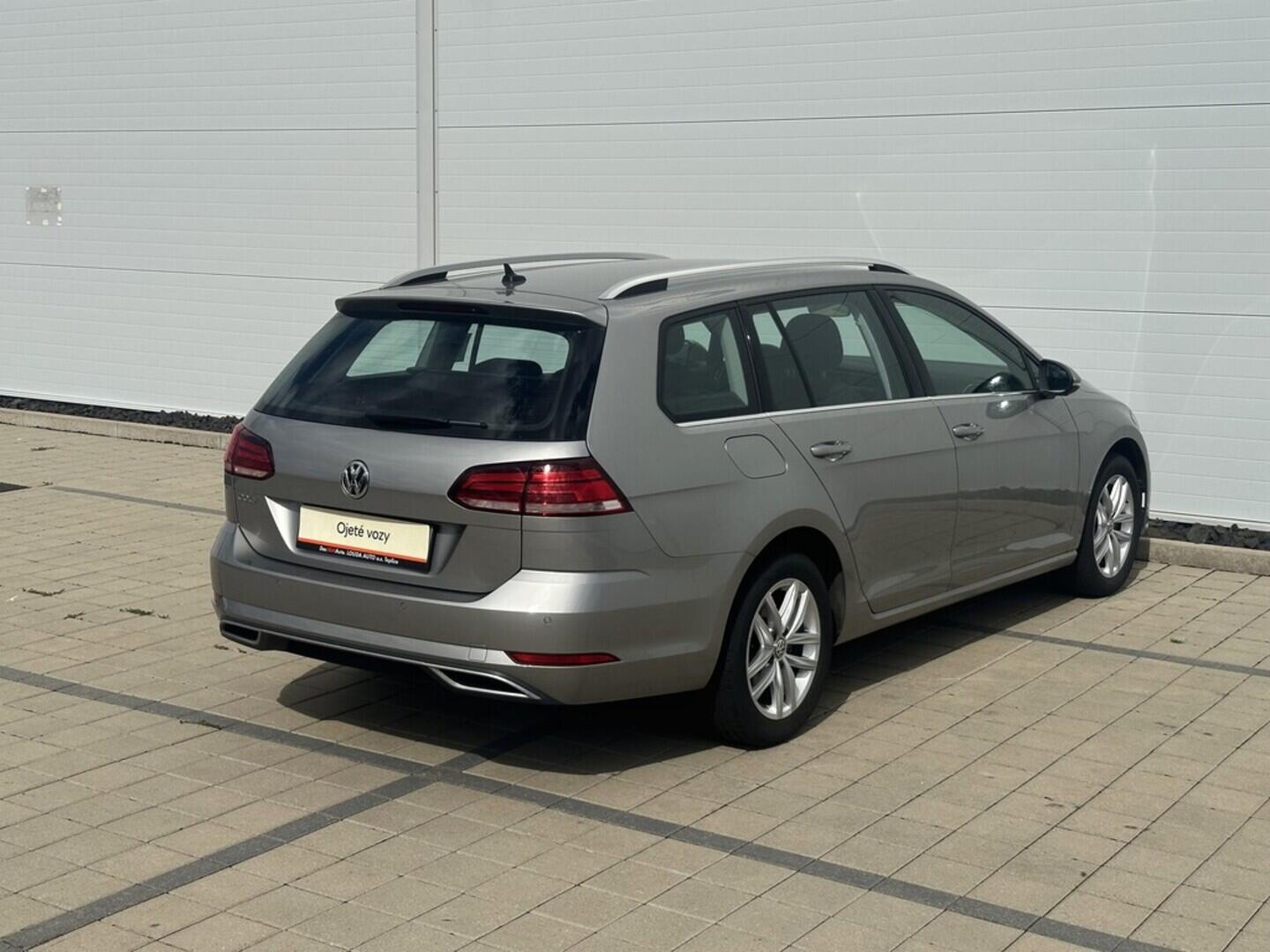 O619V07154_14.webp_GOLF Highline 1.5 TSI 110 kW manuál