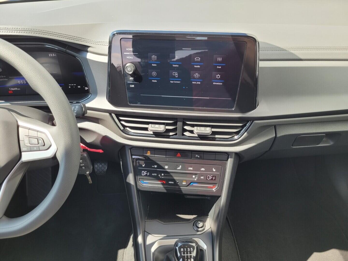 O619V07164_22.webp_T-ROC Limited 1.0 TSI 85 kW manuál