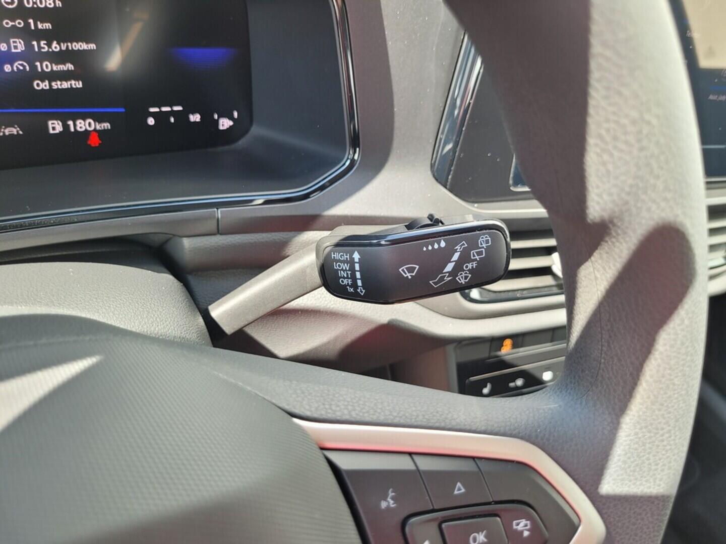 O619V07164_25.webp_T-ROC Limited 1.0 TSI 85 kW manuál