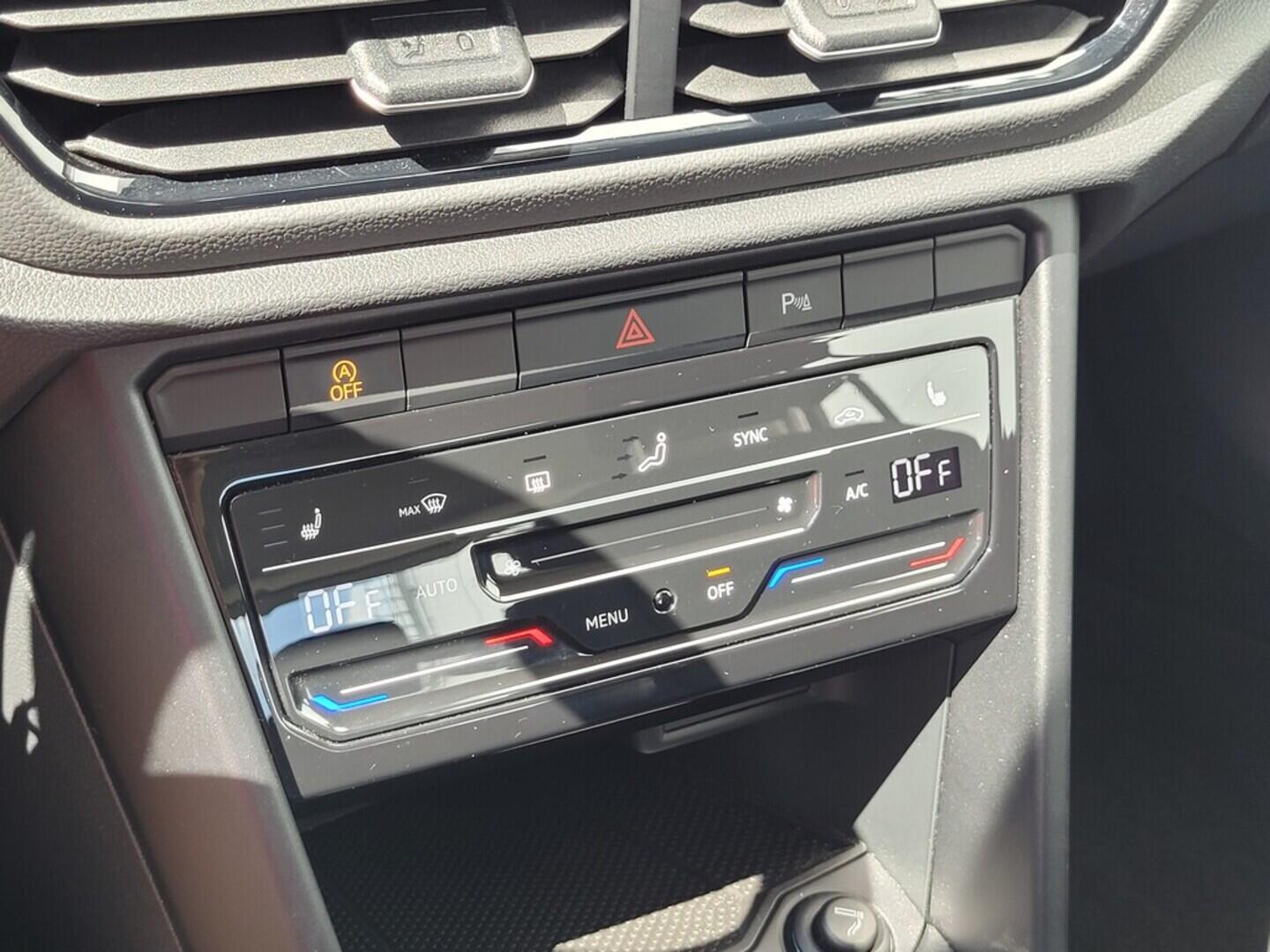 O619V07164_29.webp_T-ROC Limited 1.0 TSI 85 kW manuál