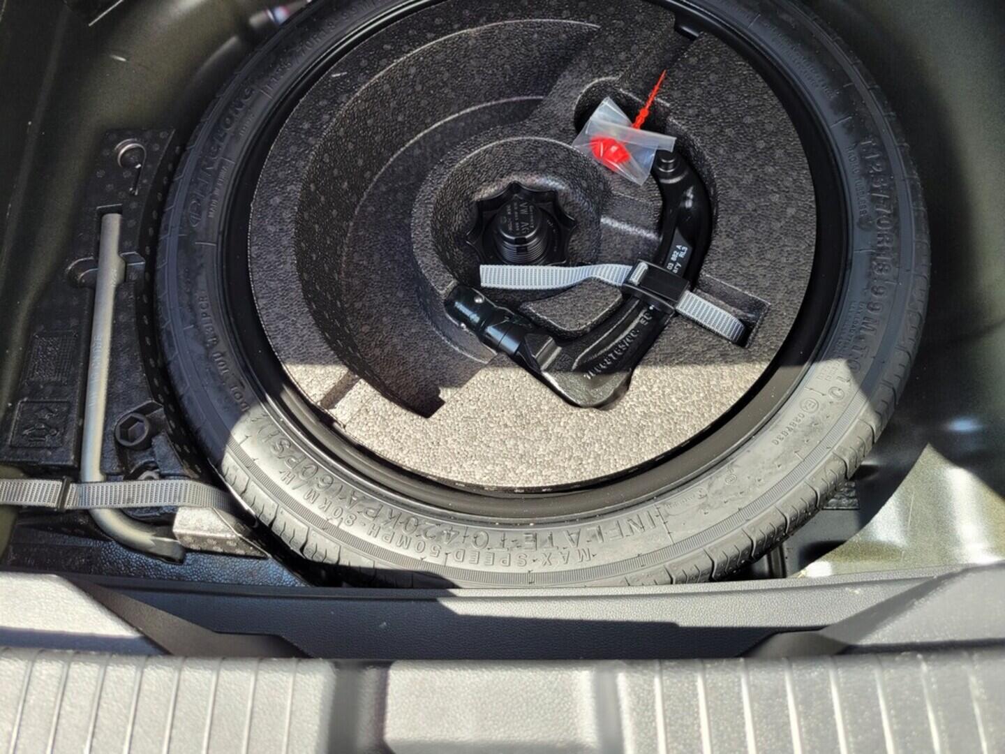 O619V07164_31.webp_T-ROC Limited 1.0 TSI 85 kW manuál