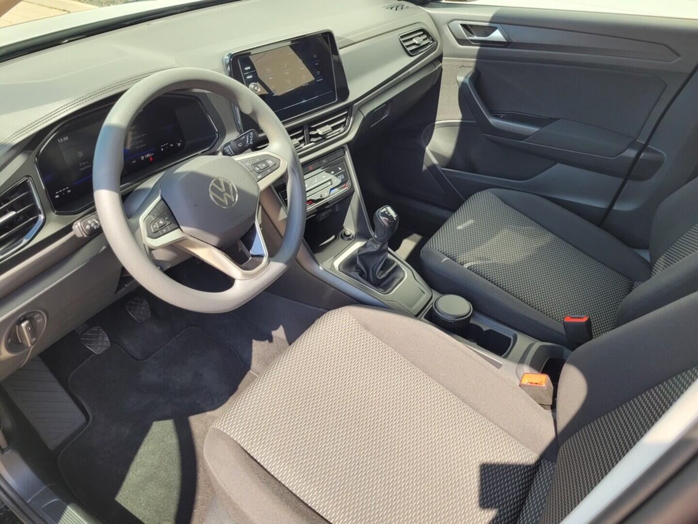 O619V07164_36.webp_T-ROC Limited 1.0 TSI 85 kW manuál