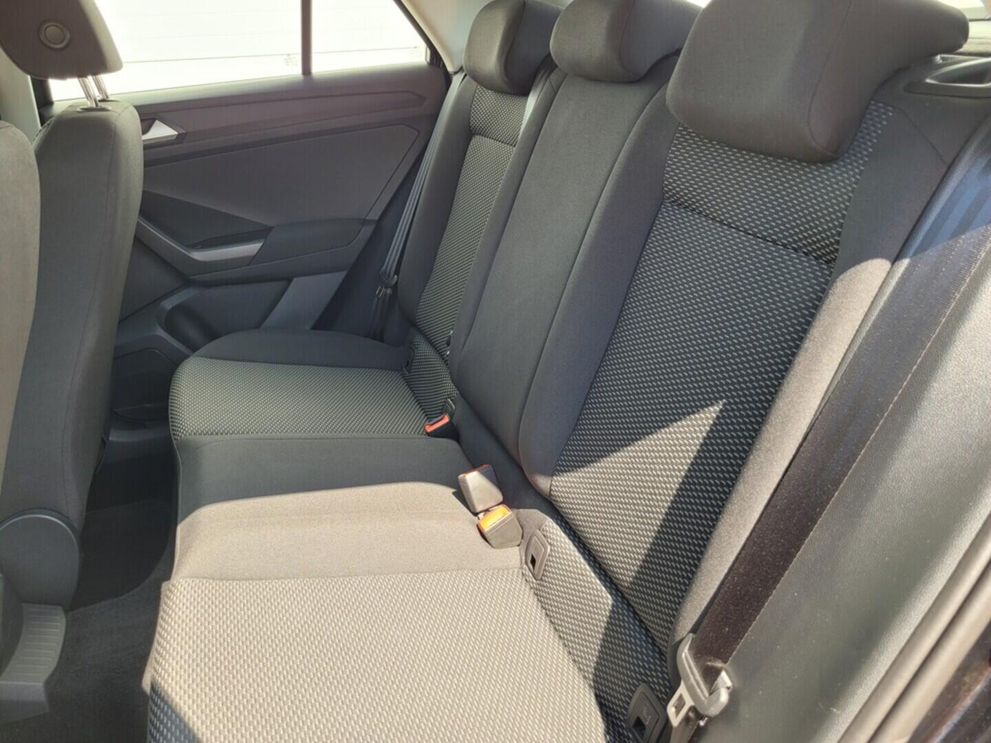 O619V07164_38.webp_T-ROC Limited 1.0 TSI 85 kW manuál