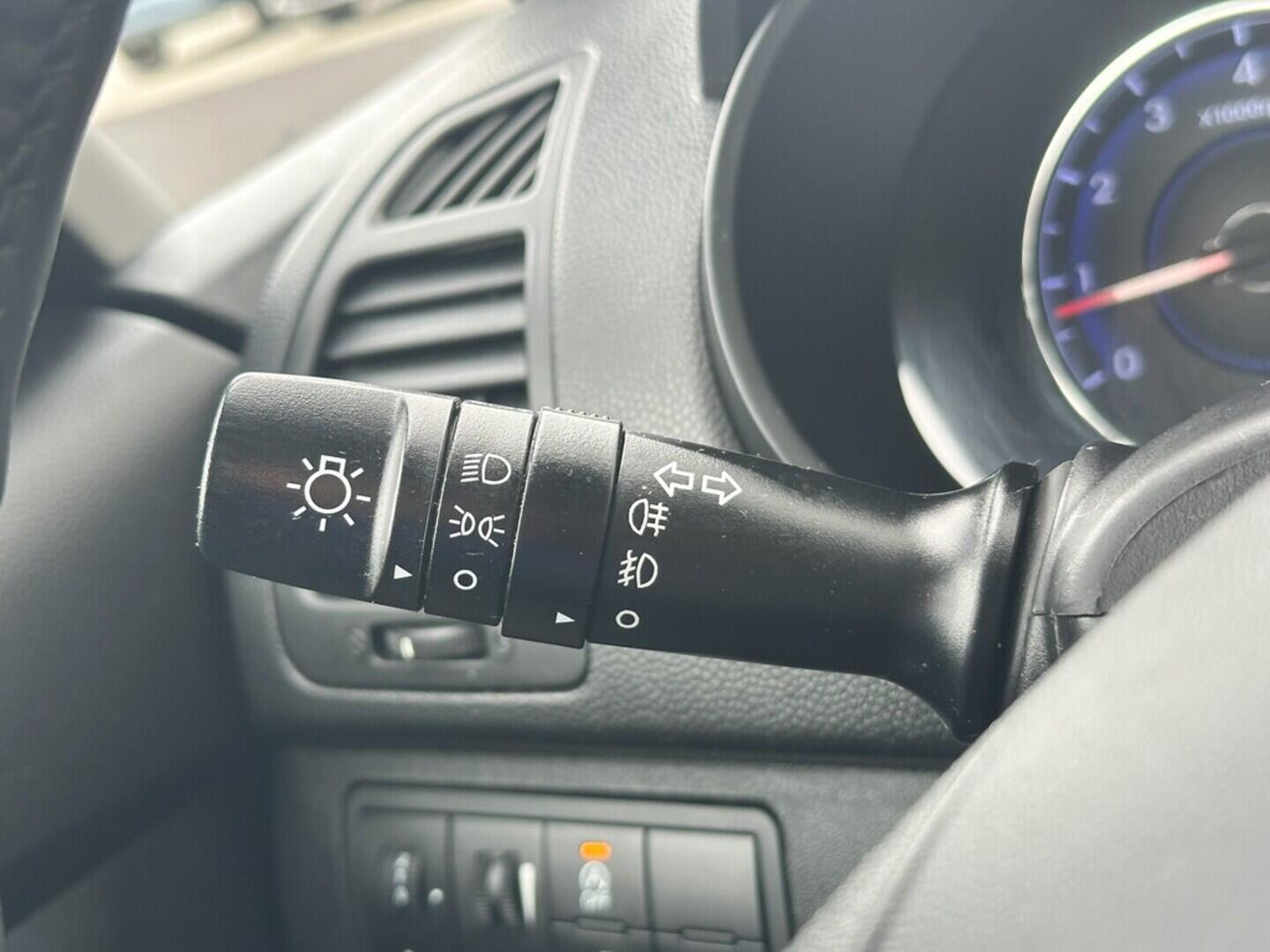 O619V07165_22.webp_IX20 1.4i CVVT Trikolor 1.4  66 kW manuál