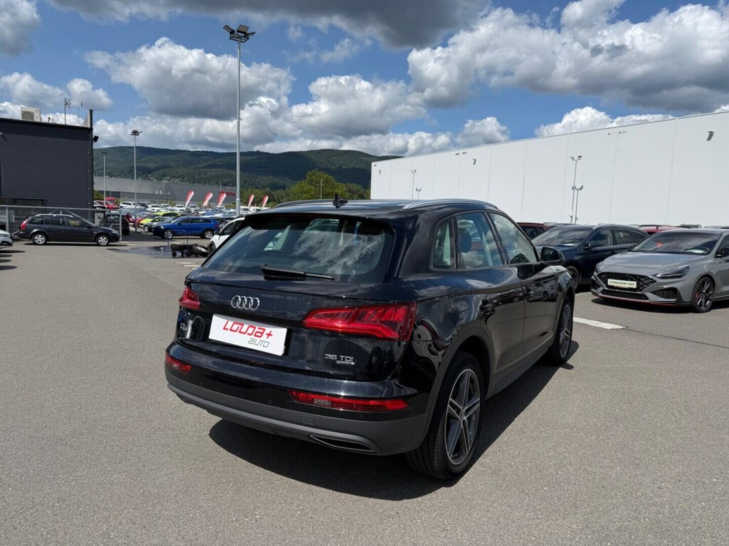 O619V07174_12.webp_Q5  2.0 TDI 120 kW automat, DPH