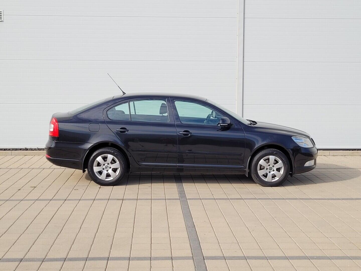 O619V07178_13.webp_OCTAVIA Elegance 1.6 TDI 77 kW manuál