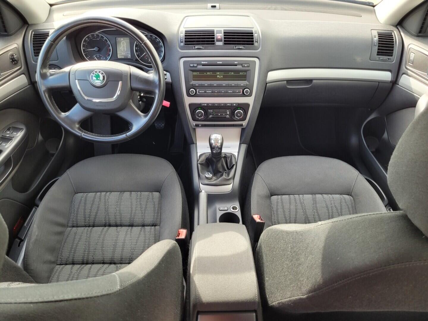 O619V07178_18.webp_OCTAVIA Elegance 1.6 TDI 77 kW manuál