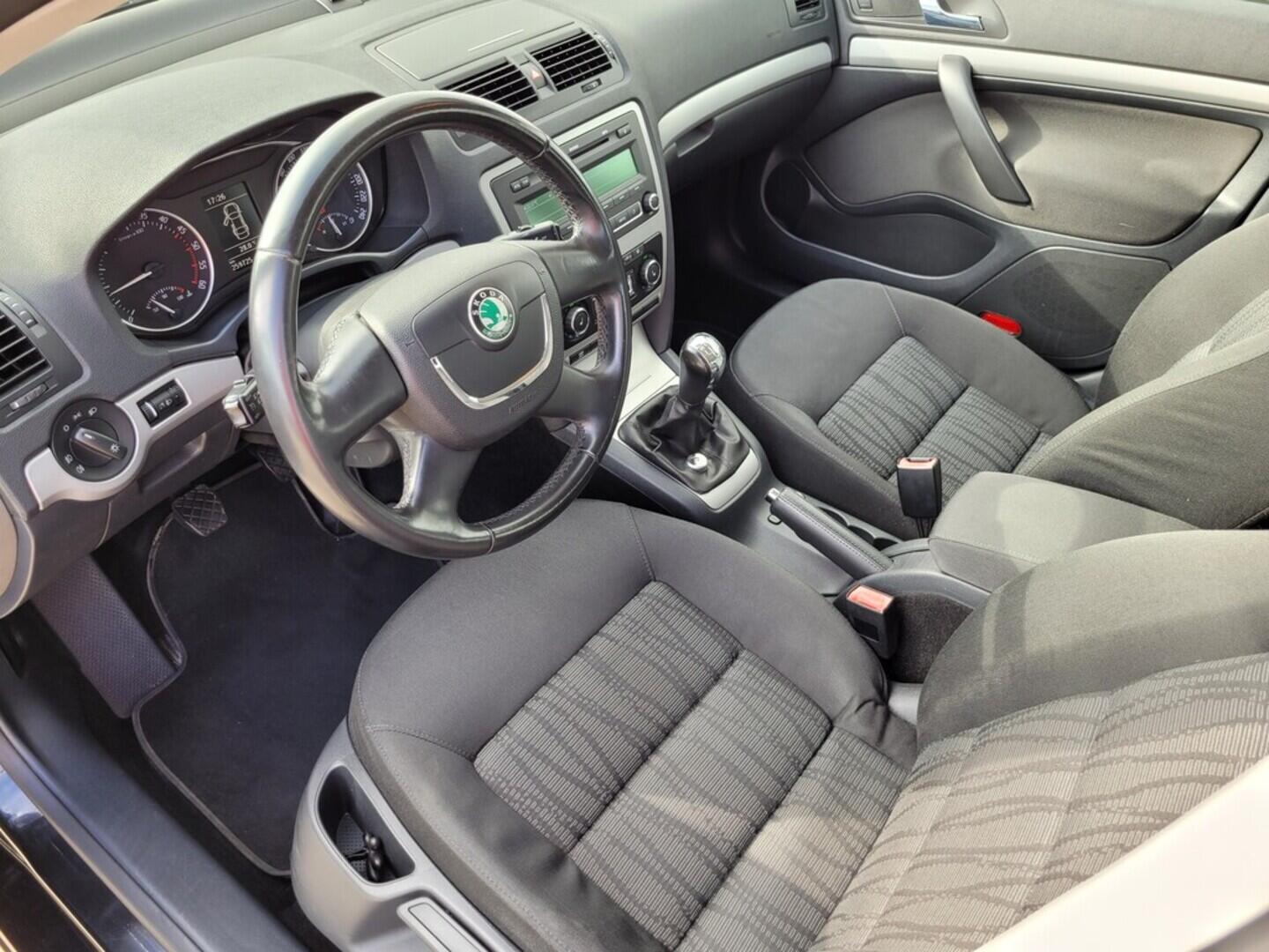 O619V07178_35.webp_OCTAVIA Elegance 1.6 TDI 77 kW manuál