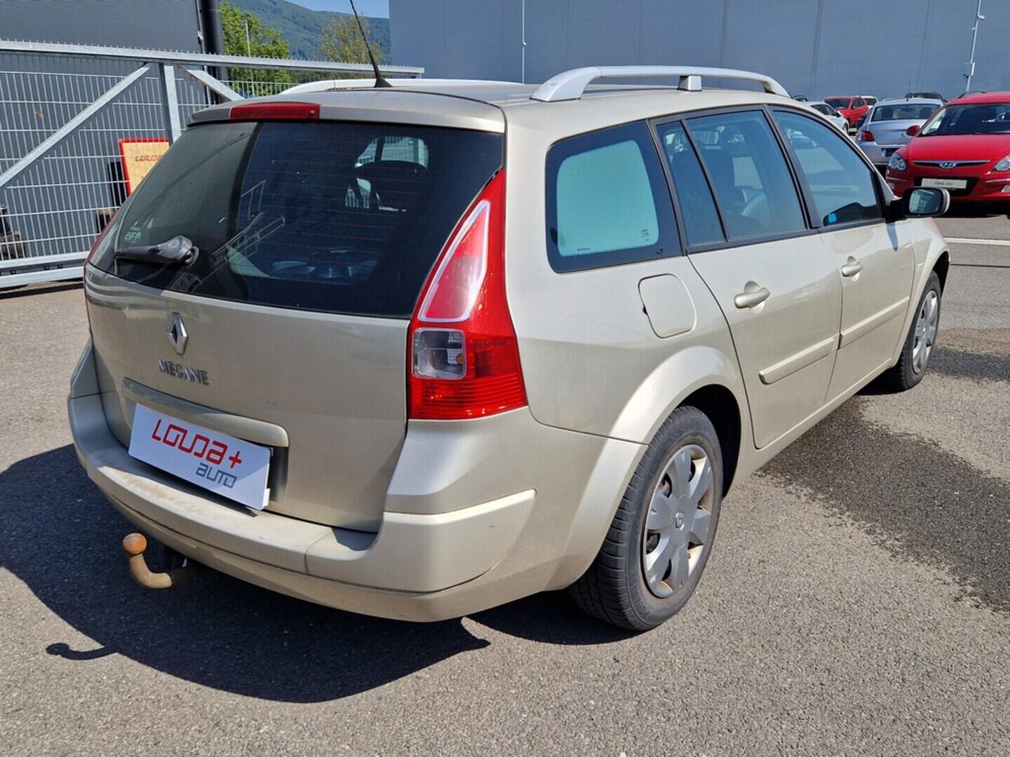 O619V07187_11.webp_MÉGANE Grandtour 1.6 16V 82 kW manuál