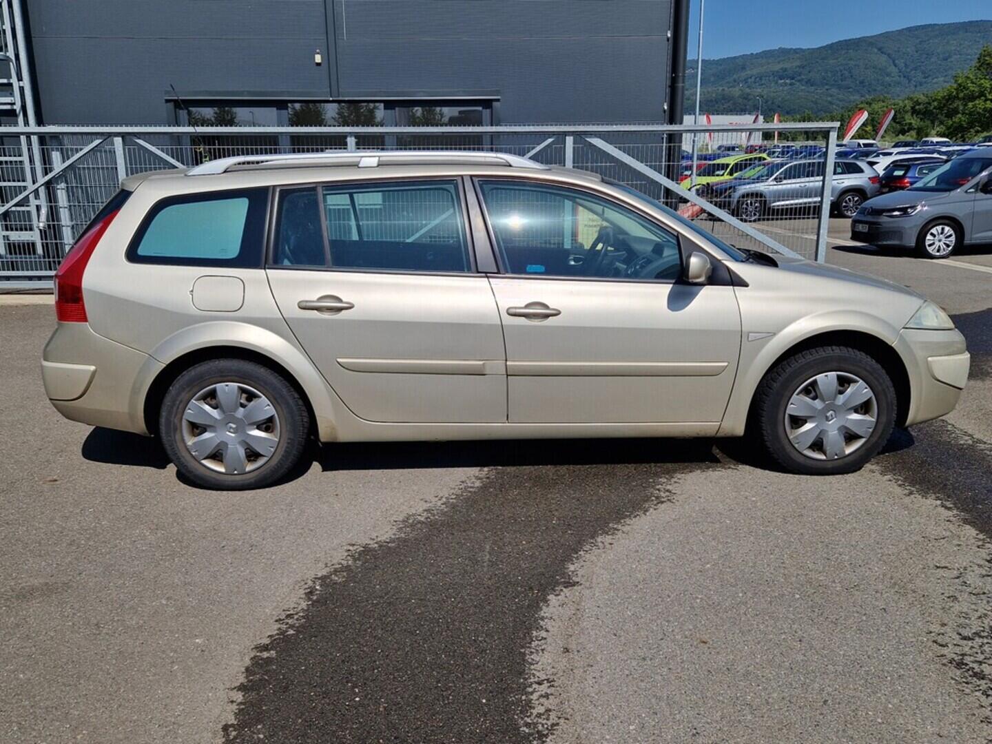 O619V07187_12.webp_MÉGANE Grandtour 1.6 16V 82 kW manuál