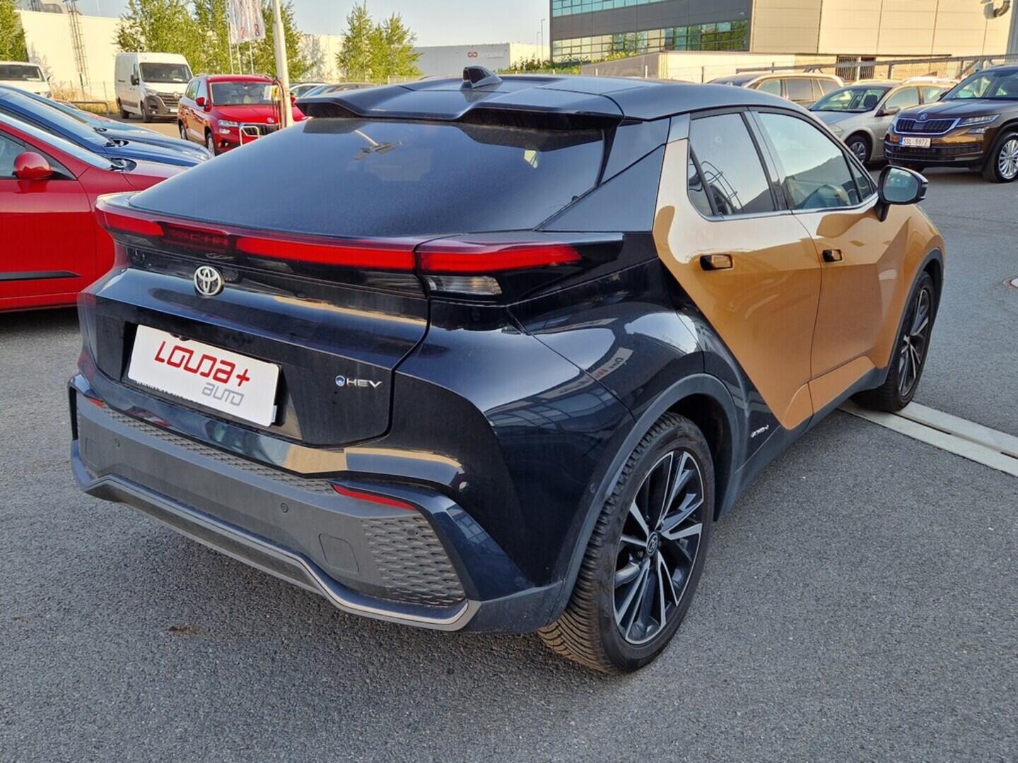 O619V07203_11.webp_C-HR Executive AWD 2.0 Hybrid 112 kW automat