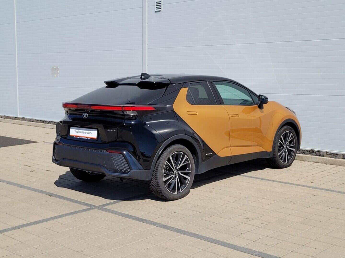 O619V07203_14.webp_C-HR Executive AWD 2.0 Hybrid 112 kW automat