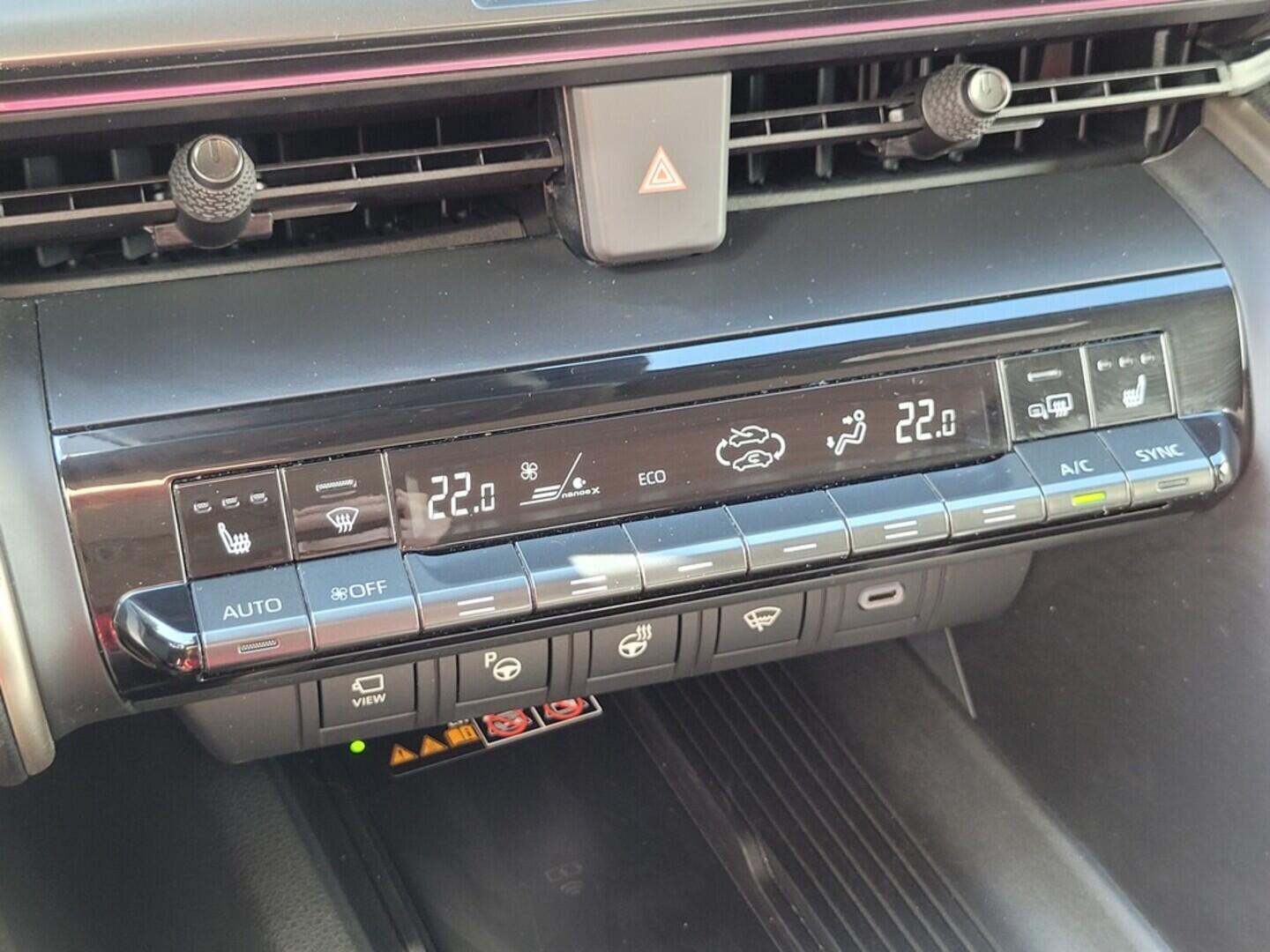 O619V07203_32.webp_C-HR Executive AWD 2.0 Hybrid 112 kW automat