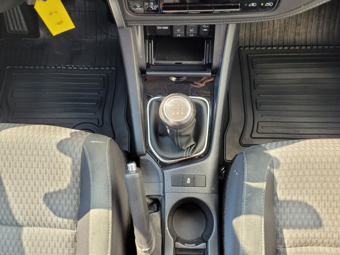 O619V07206_22.webp_AURIS Active Trend 1.6 Valvematic 97 kW manuál