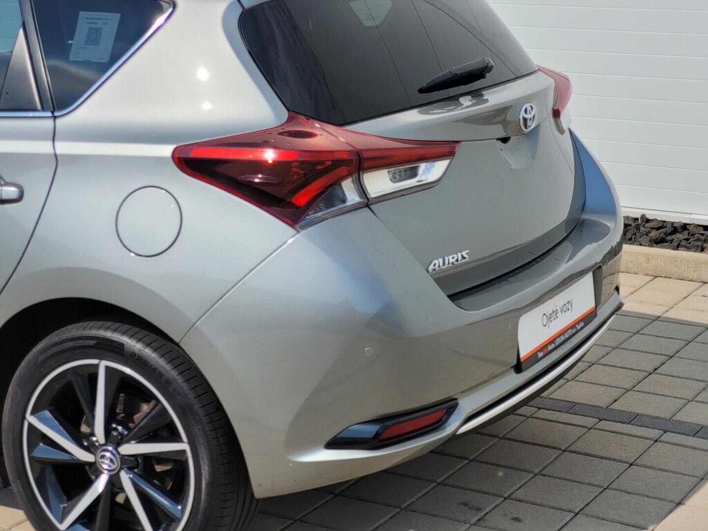 O619V07206_28.webp_AURIS Active Trend 1.6 Valvematic 97 kW manuál
