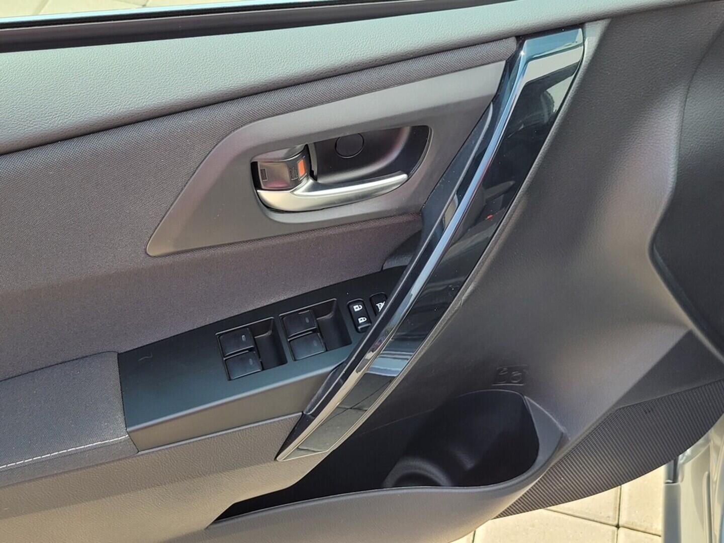 O619V07206_31.webp_AURIS Active Trend 1.6 Valvematic 97 kW manuál