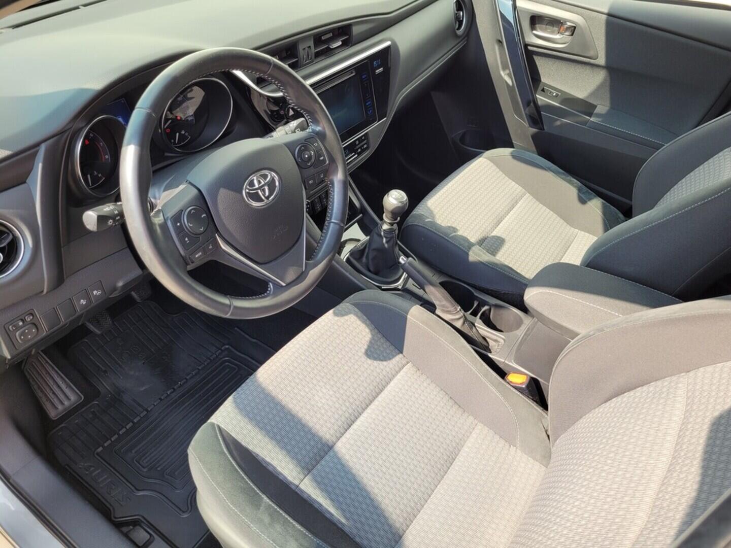 O619V07206_32.webp_AURIS Active Trend 1.6 Valvematic 97 kW manuál