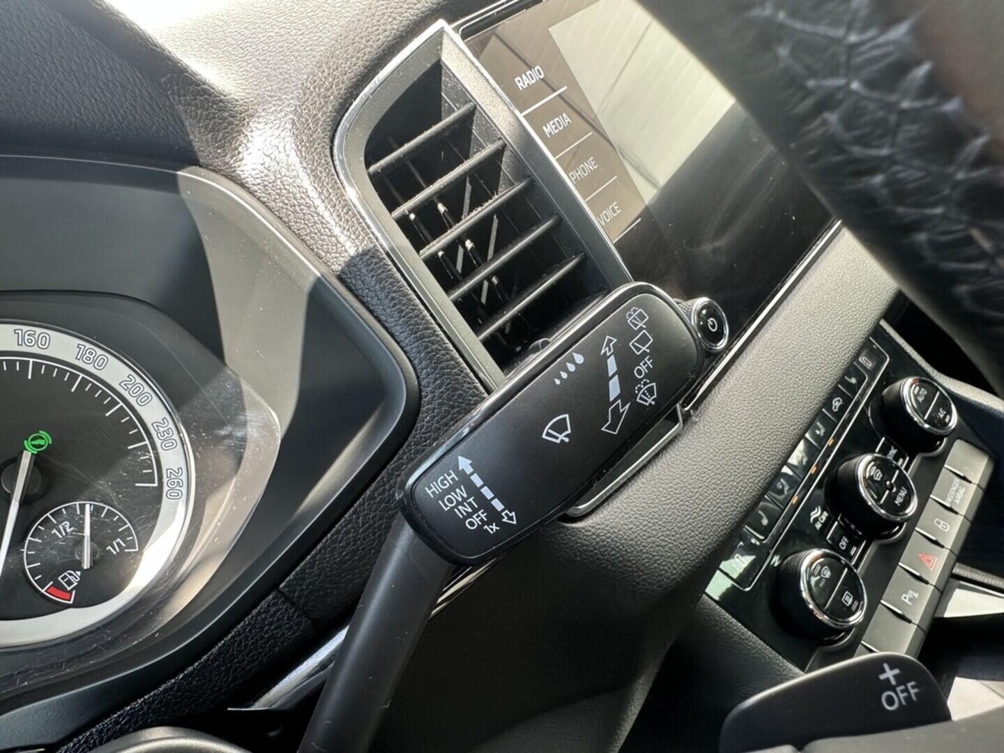 O619V07211_34.webp_KAROQ Style 1.5 TSI 110 kW automat