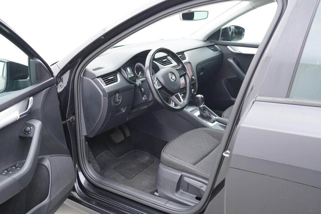 O619V07215_18.webp_OCTAVIA Drive 2.0 TDI 110 kW automat
