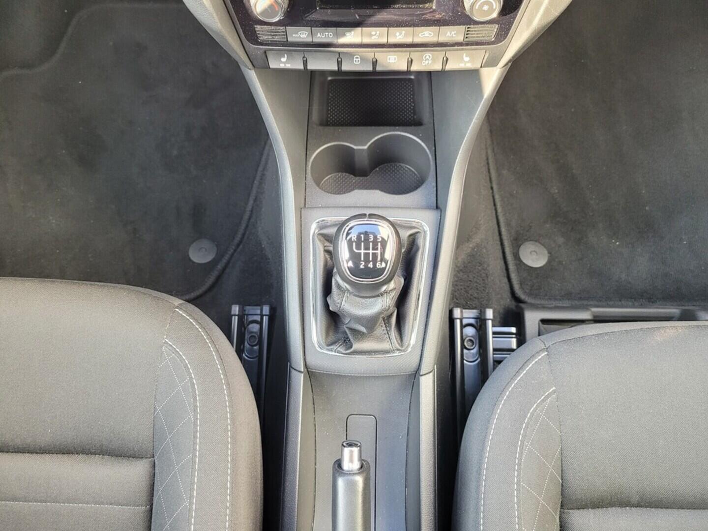 O619V07232_35.webp_RAPID Style 1.0 TSI 81 kW manuál, DPH