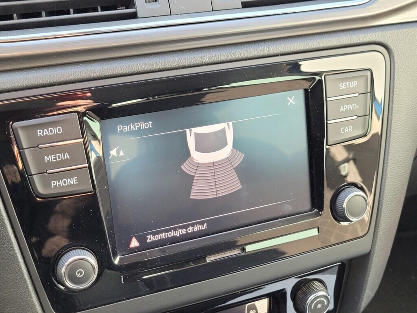 O619V07232_36.webp_RAPID Style 1.0 TSI 81 kW manuál, DPH