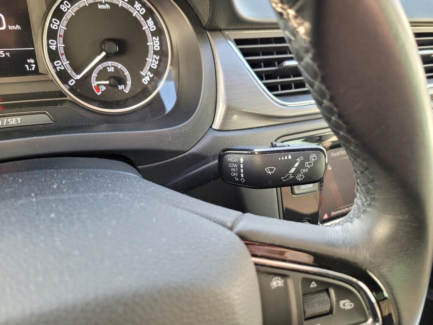 O619V07232_38.webp_RAPID Style 1.0 TSI 81 kW manuál, DPH