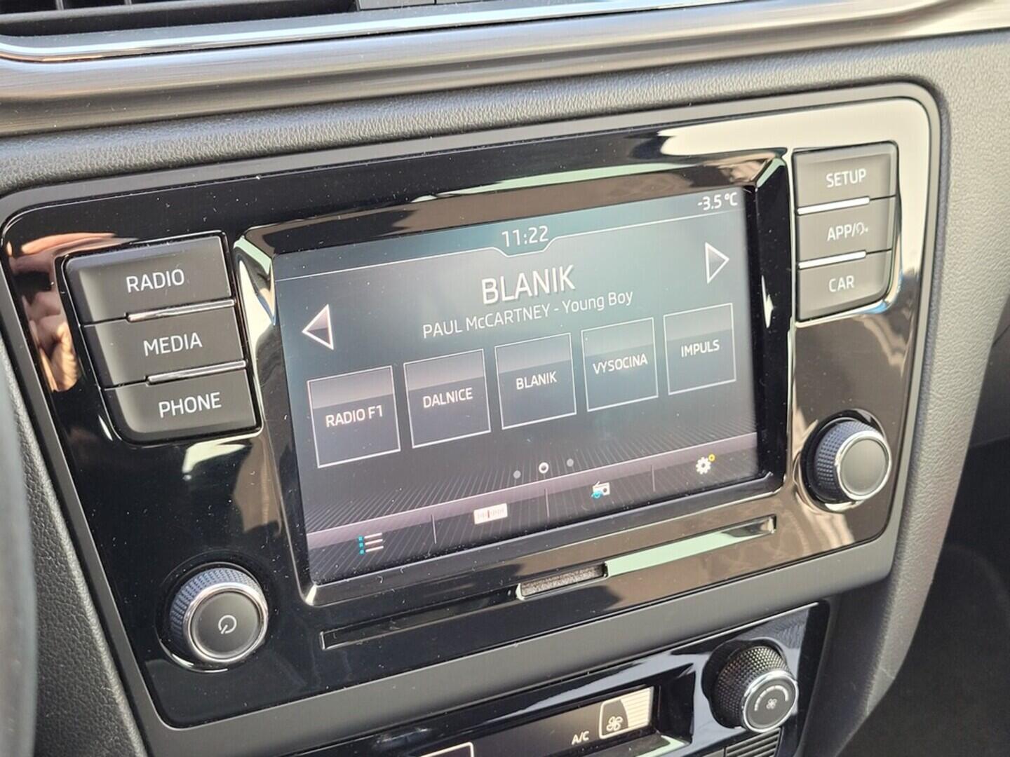 O619V07232_39.webp_RAPID Style 1.0 TSI 81 kW manuál, DPH