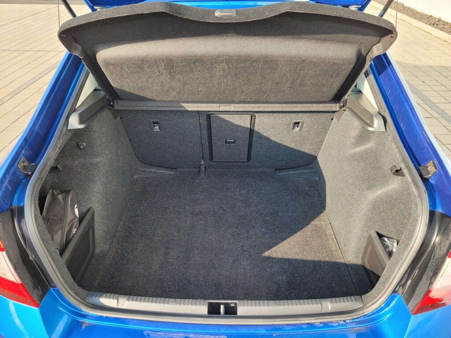 O619V07232_42.webp_RAPID Style 1.0 TSI 81 kW manuál, DPH