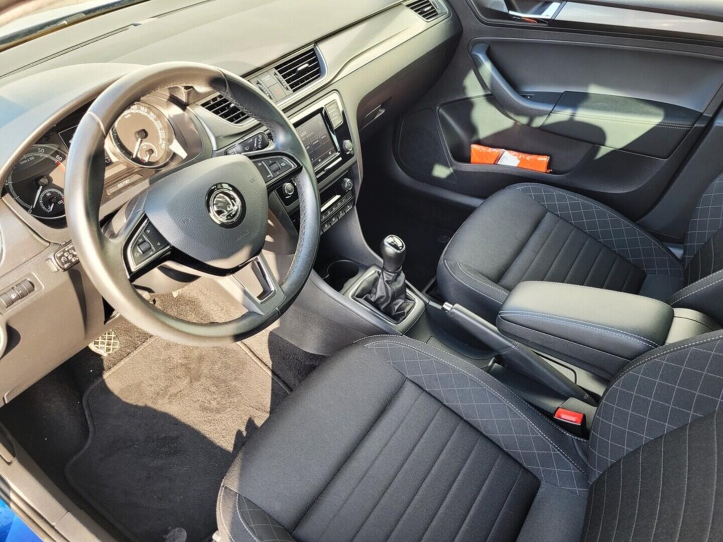 O619V07232_52.webp_RAPID Style 1.0 TSI 81 kW manuál, DPH