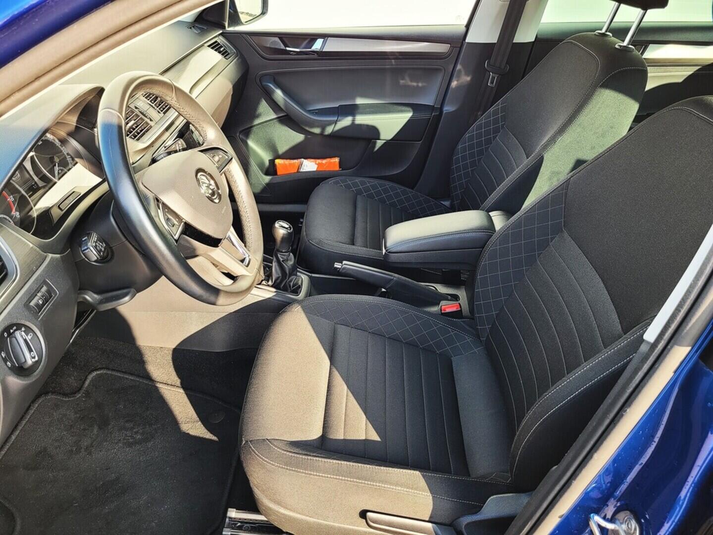 O619V07232_54.webp_RAPID Style 1.0 TSI 81 kW manuál, DPH