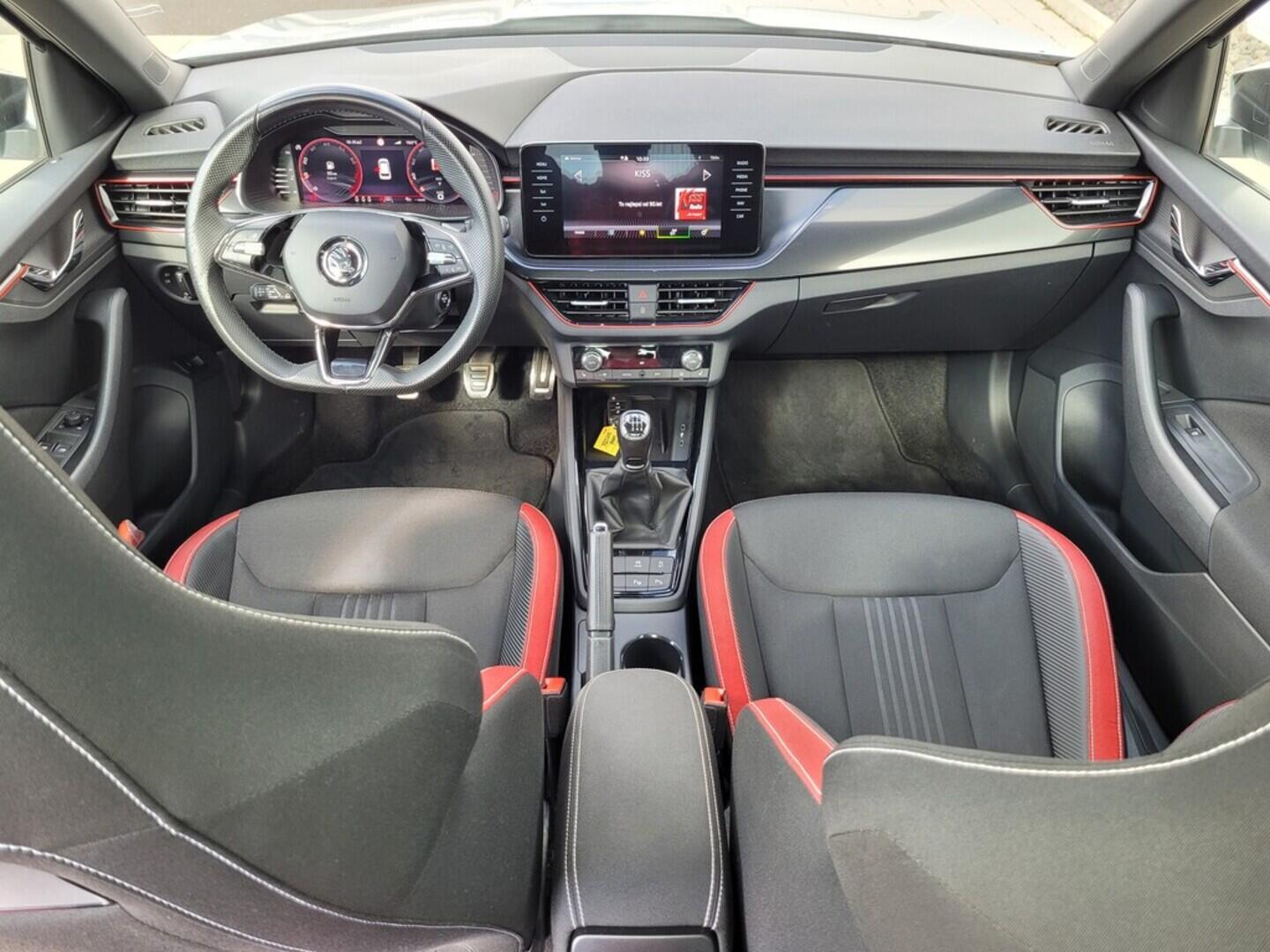 O619V07240_18.webp_KAMIQ Monte Carlo 1.0 TSI 81 kW manuál