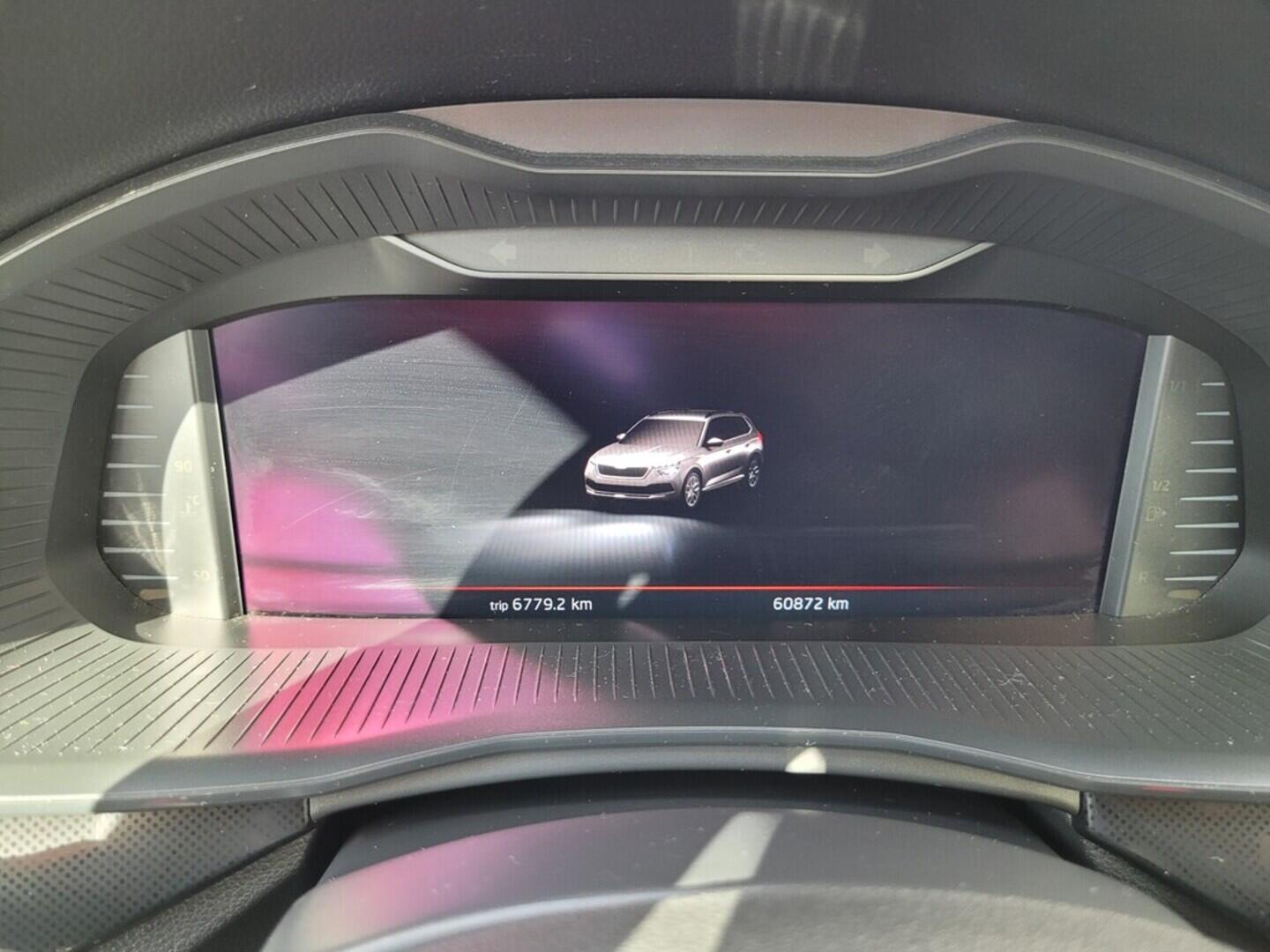 O619V07240_19.webp_KAMIQ Monte Carlo 1.0 TSI 81 kW manuál