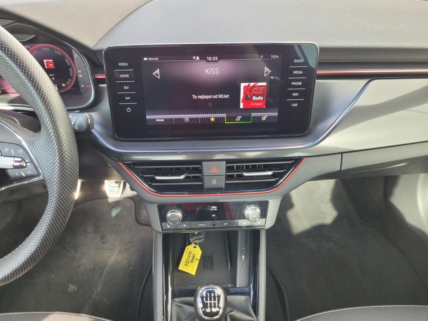 O619V07240_22.webp_KAMIQ Monte Carlo 1.0 TSI 81 kW manuál