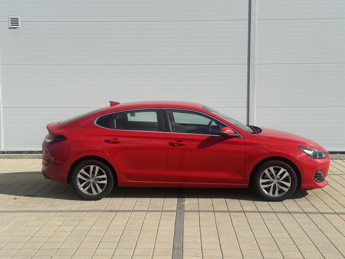 O619V07257_13.webp_I30 FASTBACK Comfort 1.4 T-GDI 103 kW manuál, DPH