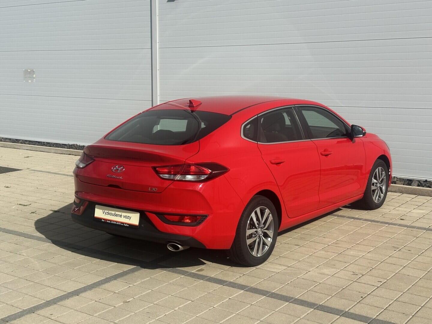 O619V07257_14.webp_I30 FASTBACK Comfort 1.4 T-GDI 103 kW manuál, DPH