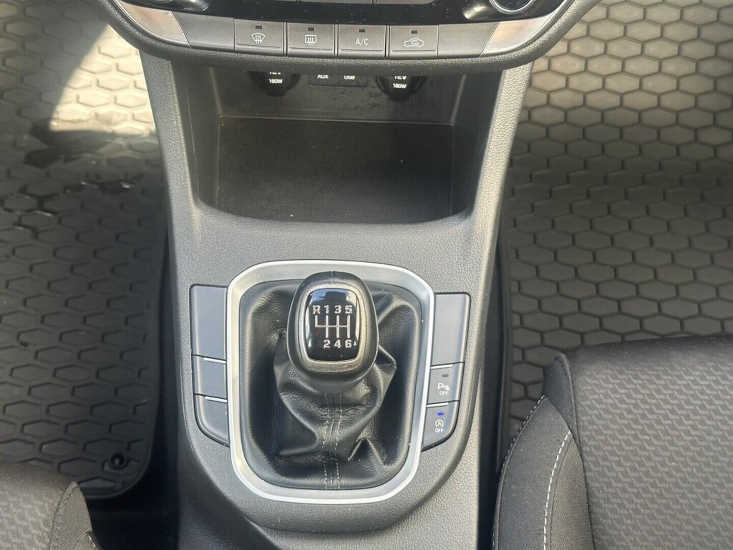 O619V07257_21.webp_I30 FASTBACK Comfort 1.4 T-GDI 103 kW manuál, DPH