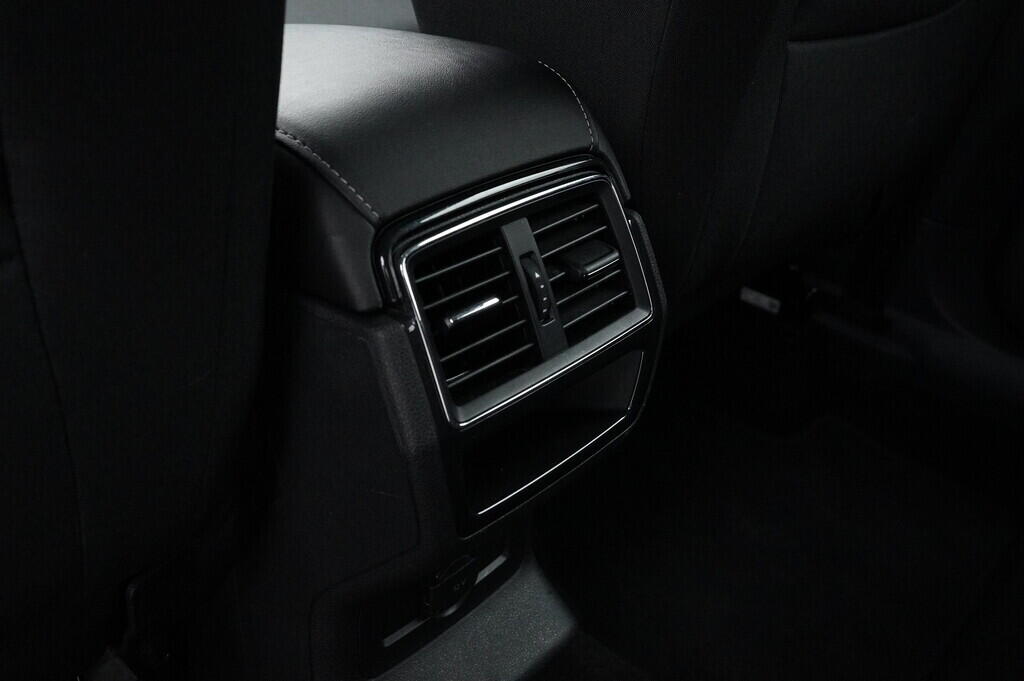 O619V07265_36.webp_KAROQ Ambition 2.0 TDI 110 kW automat, DPH