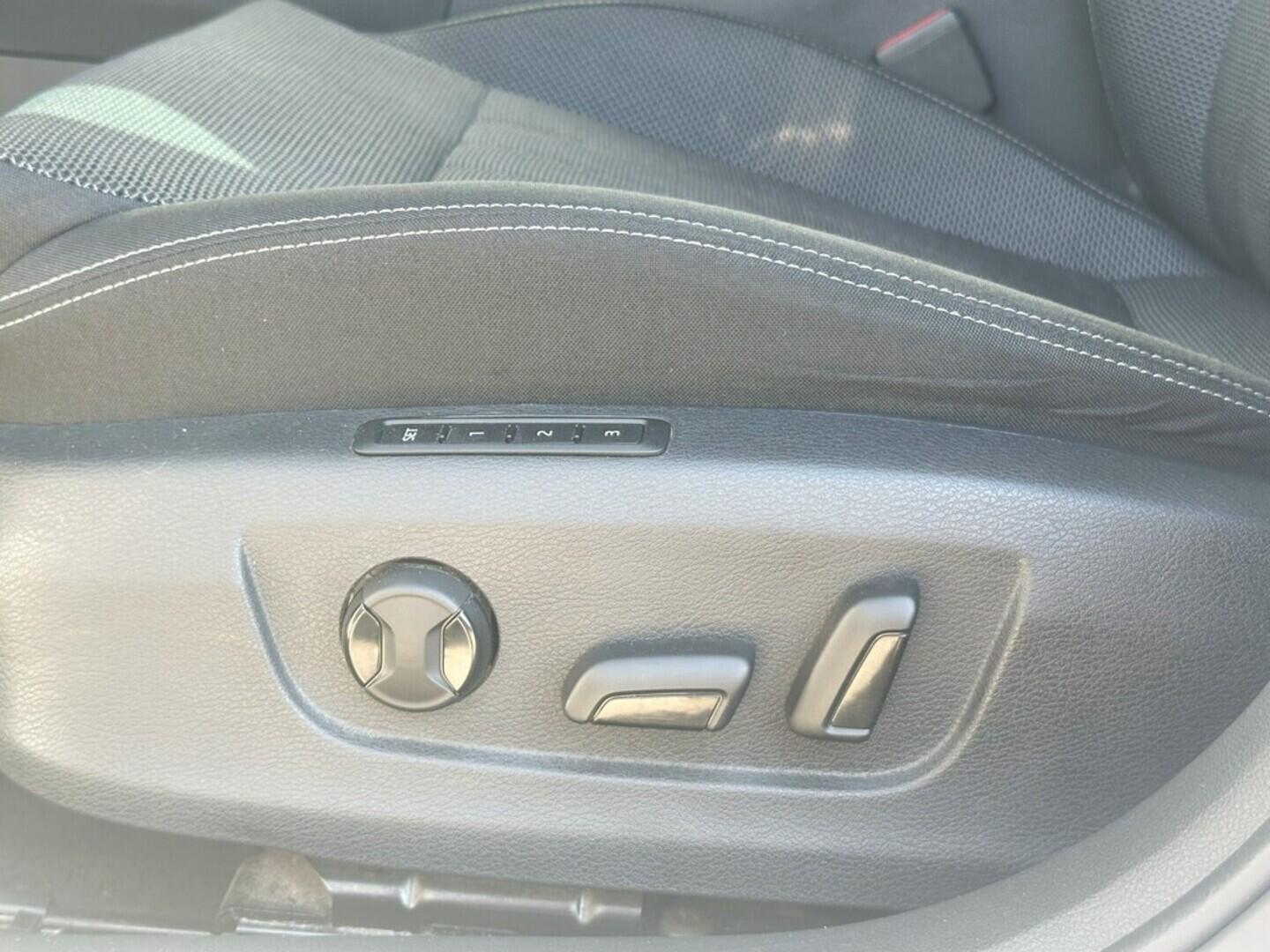 O619V07274_25.webp_SUPERB Style 2.0 TDI 110 kW automat, DPH