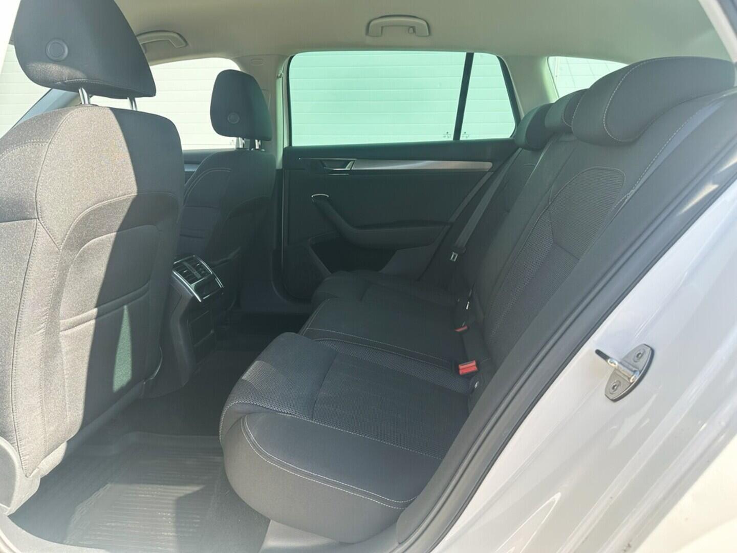 O619V07274_30.webp_SUPERB Style 2.0 TDI 110 kW automat, DPH