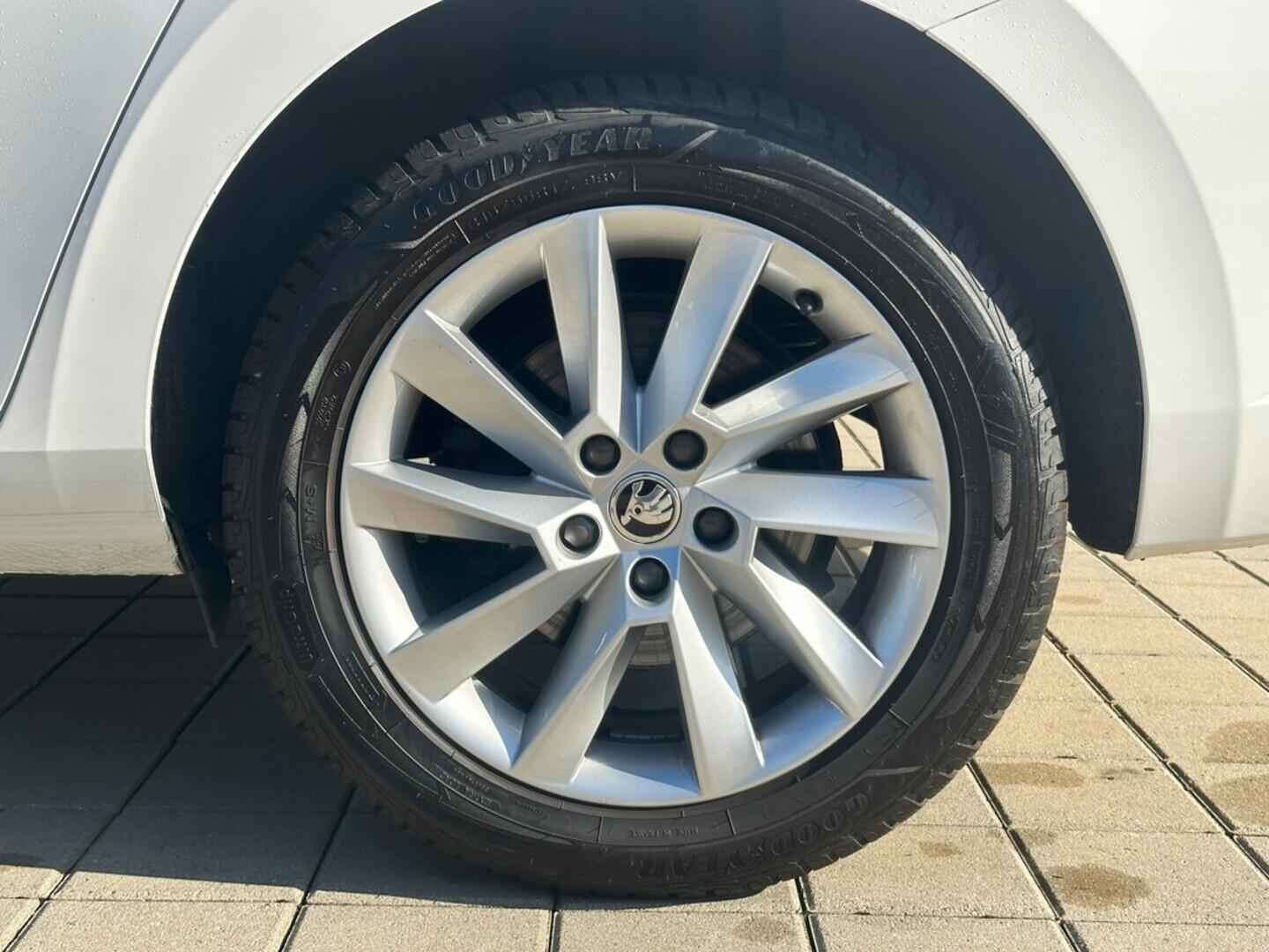 O619V07274_31.webp_SUPERB Style 2.0 TDI 110 kW automat, DPH