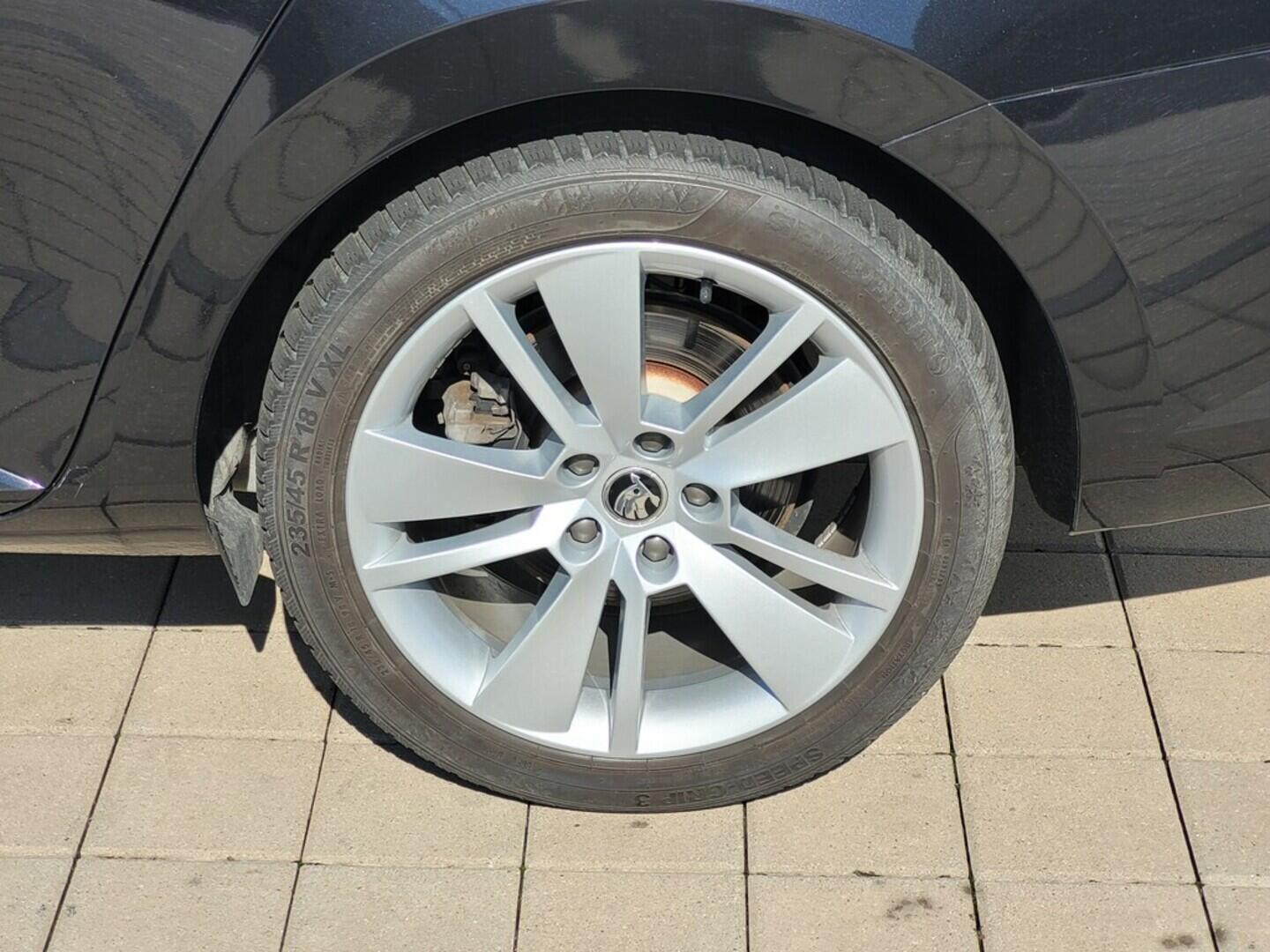 O619V07275_35.webp_SUPERB Style 2.0 TDI 140 kW automat, DPH