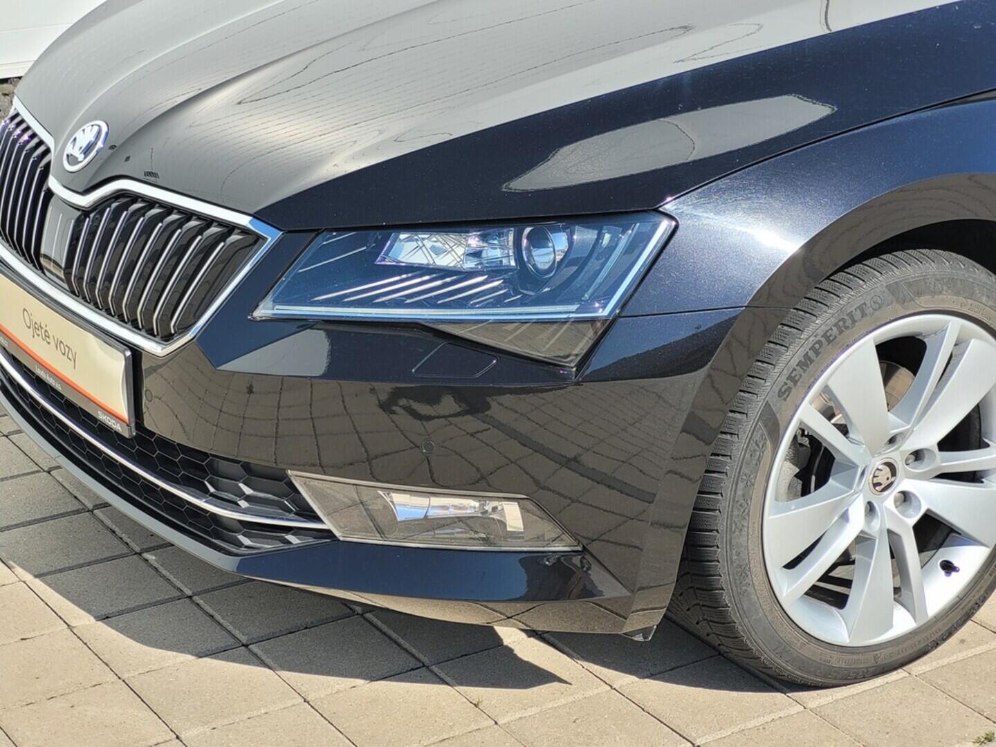 O619V07275_36.webp_SUPERB Style 2.0 TDI 140 kW automat, DPH