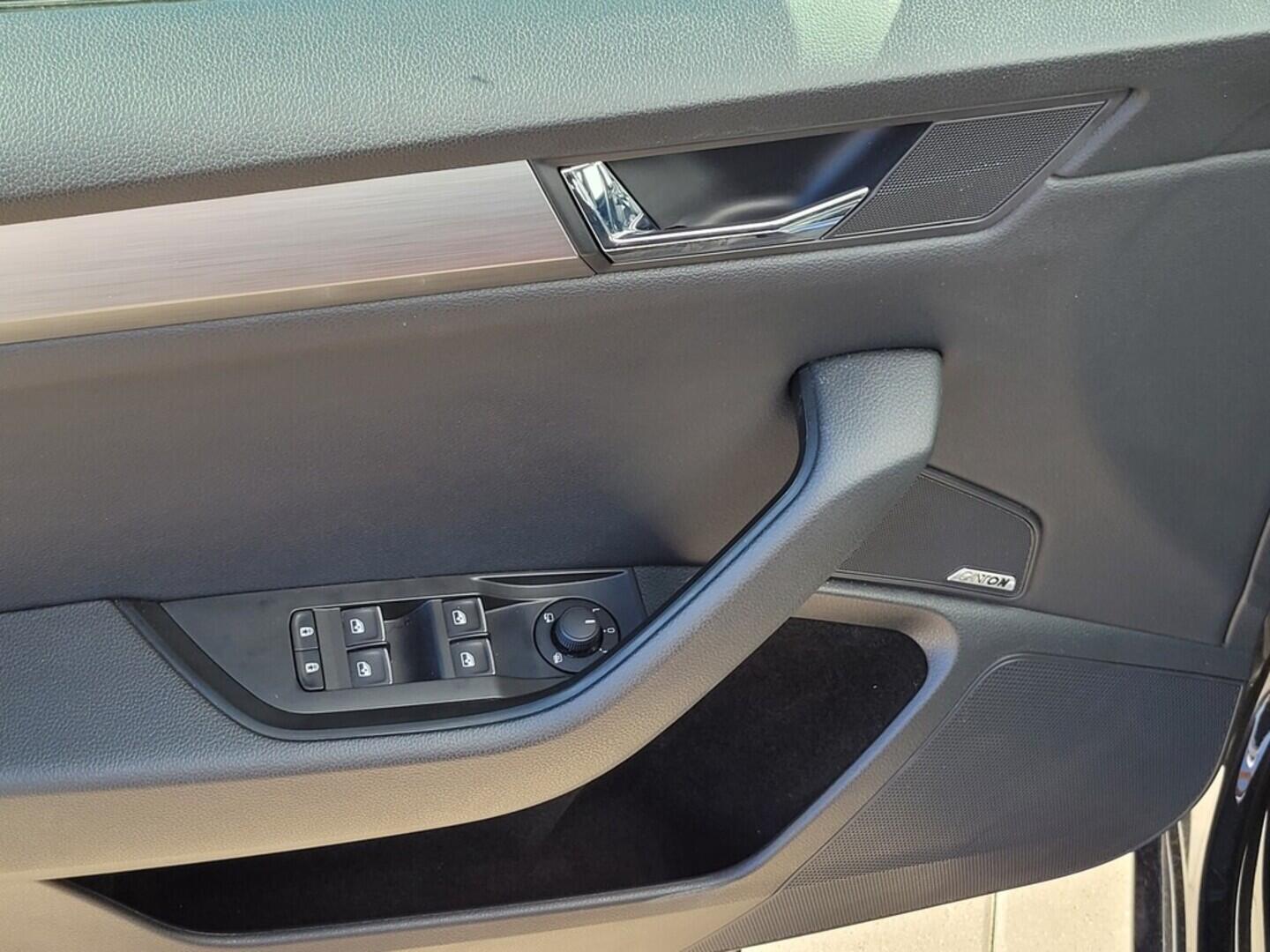 O619V07275_38.webp_SUPERB Style 2.0 TDI 140 kW automat, DPH