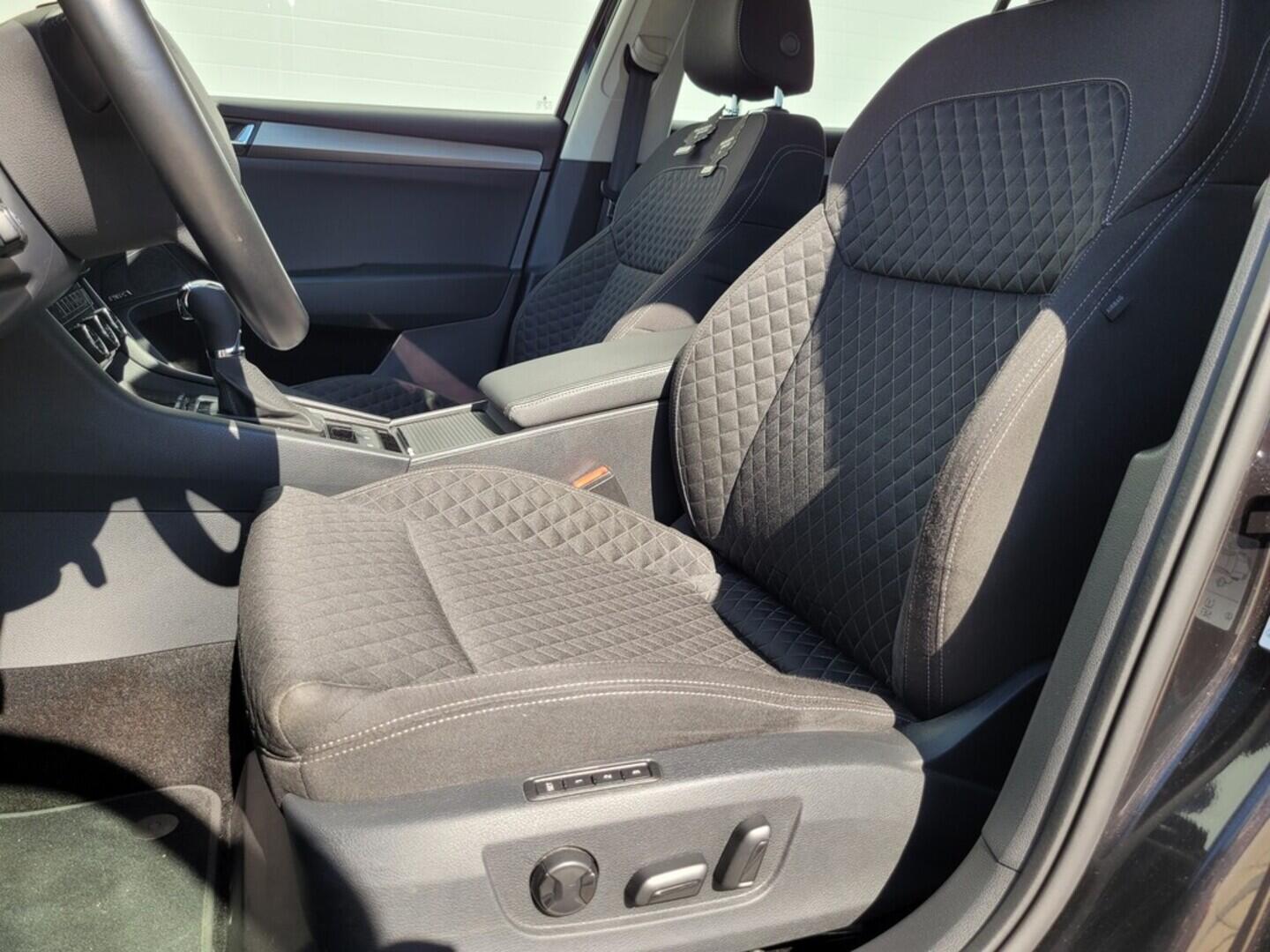 O619V07275_39.webp_SUPERB Style 2.0 TDI 140 kW automat, DPH