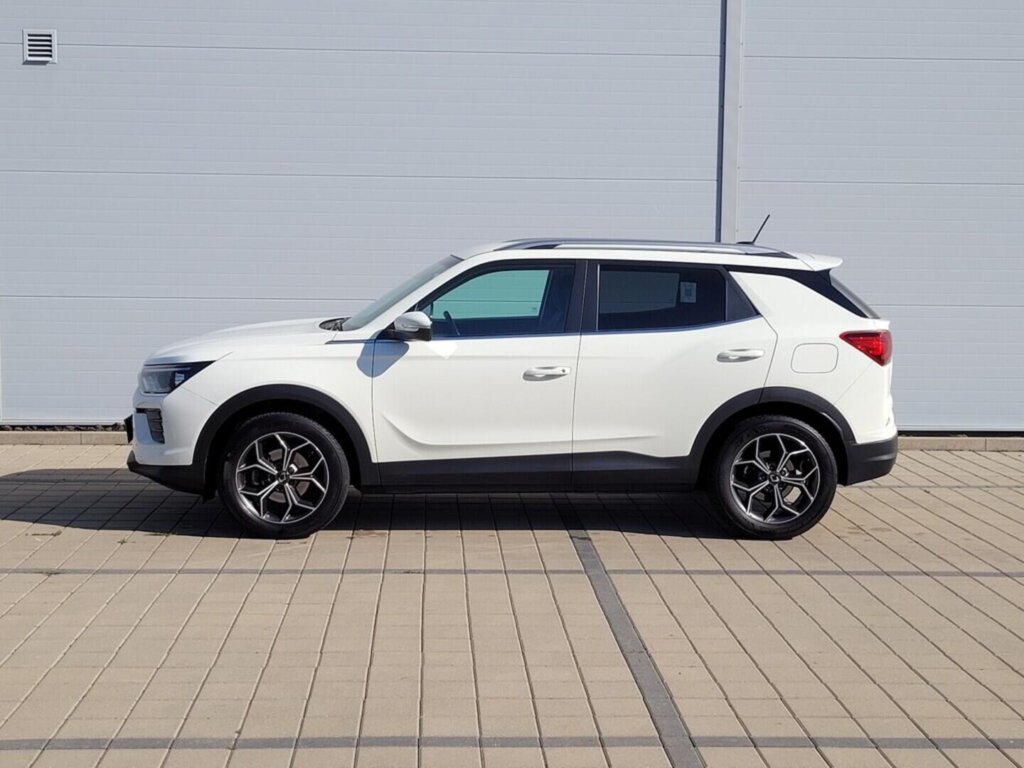 O619V07277_15.webp_KORANDO  1.5  120 kW manuál