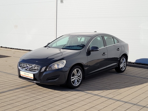 S60  1.6  88 kW manuál